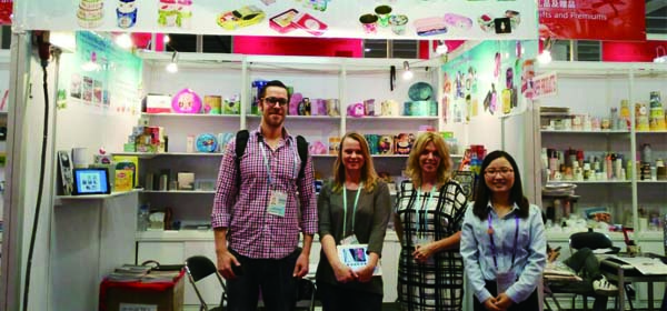 鐵盒客戶合影 鐵盒客戶合影