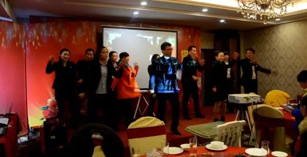 揮灑青春，以樂為主，群魔共舞之抓錢舞