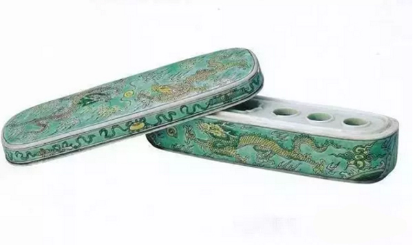 古代鐵質文具盒.jpg 古代鐵質文具盒.jpg