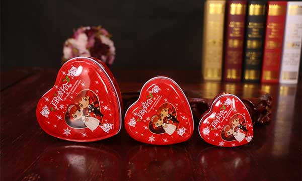 傳統(tǒng)心形禮品鐵盒.jpg 傳統(tǒng)心形禮品鐵盒.jpg