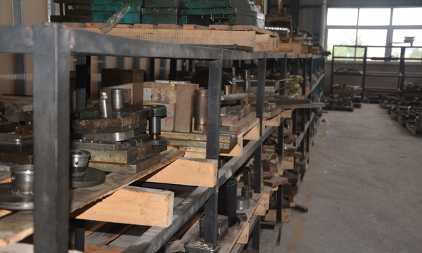 鐵盒模具房.jpg 鐵盒模具房.jpg