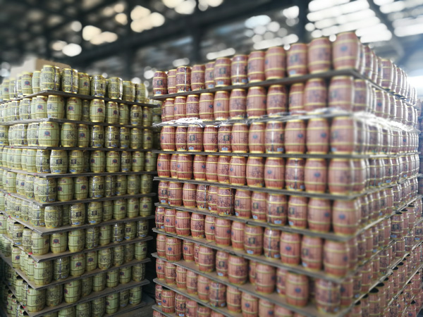 咖啡鐵罐生產(chǎn)現(xiàn)場.jpg 咖啡鐵罐生產(chǎn)現(xiàn)場.jpg