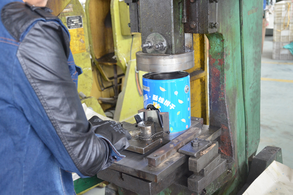 鐵盒制作過(guò)程 鐵盒制作過(guò)程