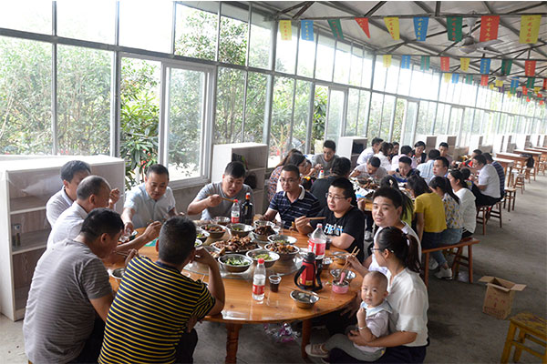 金裕家庭共度歡樂時光 金裕家庭共度歡樂時光