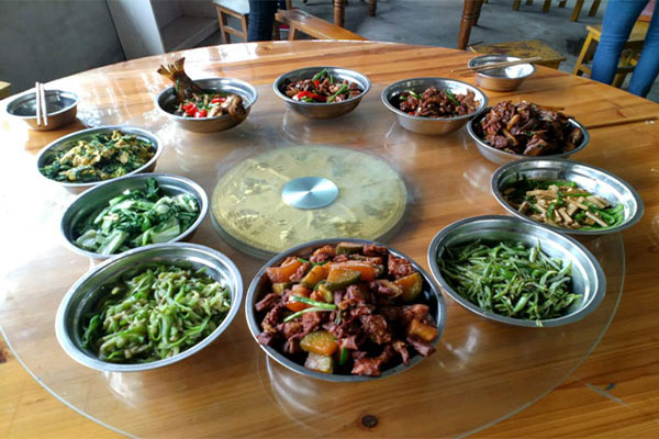 金裕團(tuán)建的豐盛午餐 金裕團(tuán)建的豐盛午餐