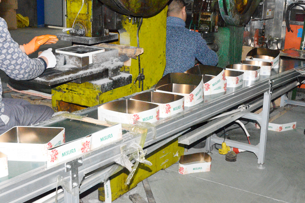 鐵盒包裝生產(chǎn)線 鐵盒包裝生產(chǎn)線